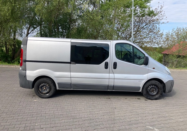 Opel Vivaro cena 36900 przebieg: 215000, rok produkcji 2011 z Puławy małe 79